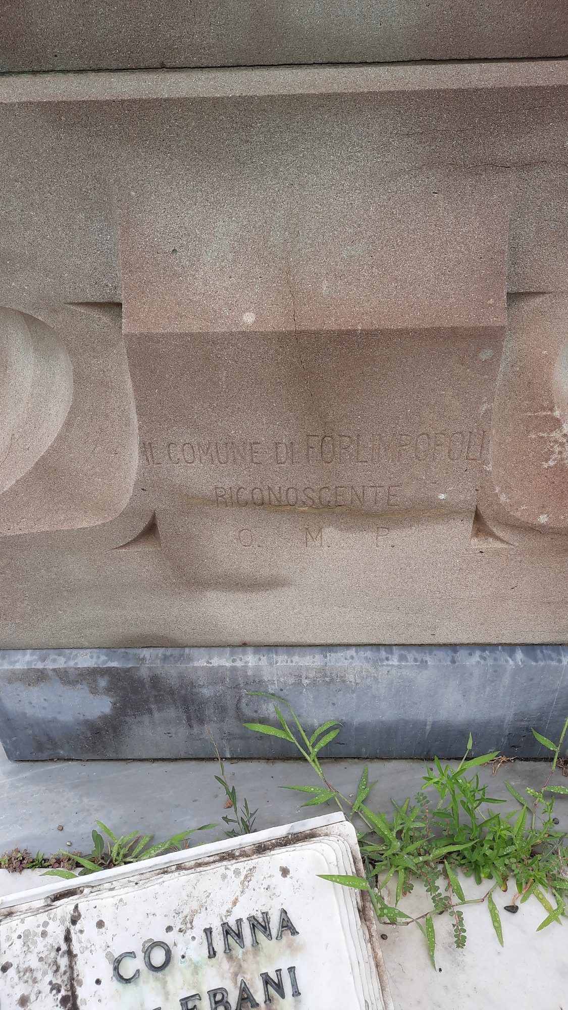 Pellegrino Artusi's tomb, Florence - 06.jpg